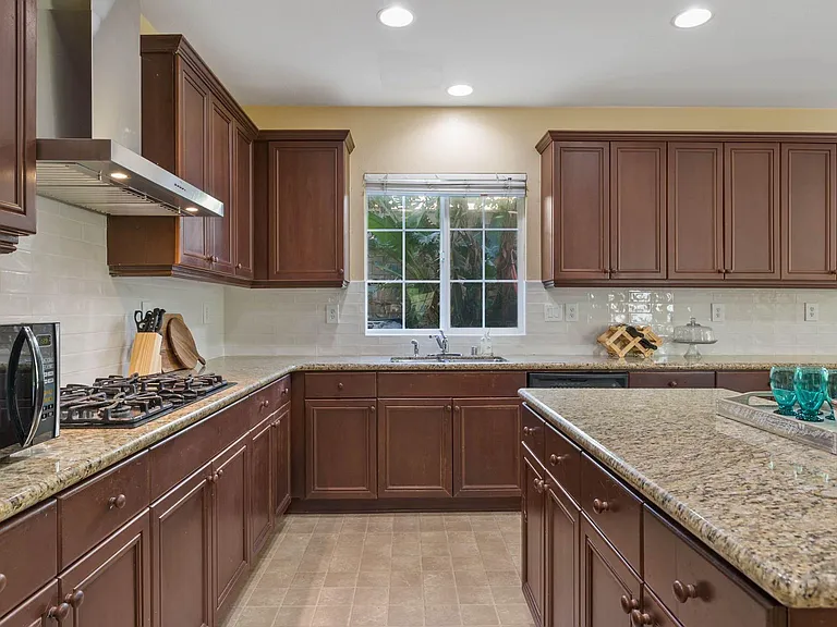7597 Freestone Ct — Photo 26