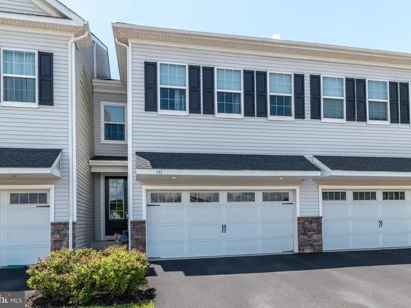 141 Golden Vale Dr, Royersford, PA 19468
