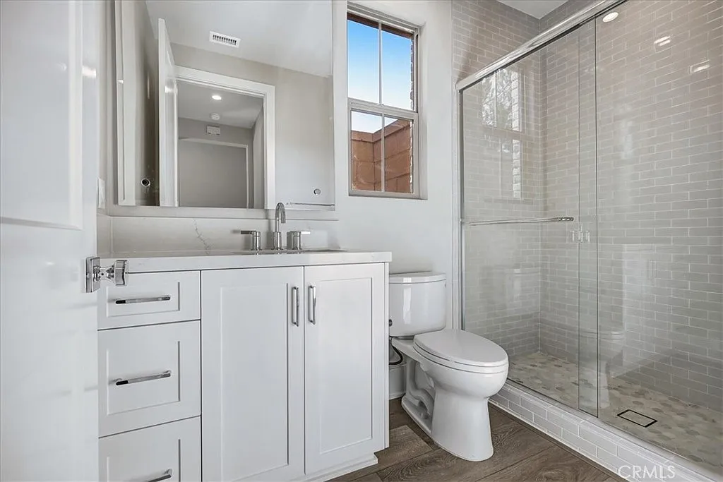 4 bed, 2870 sqft, $7,600 — Photo 4