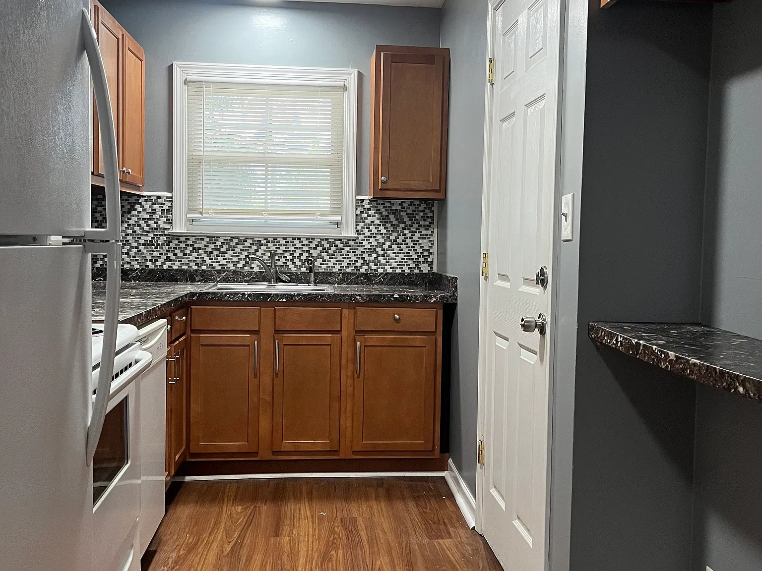 2 bed, 862 sqft, $925 — Photo 3