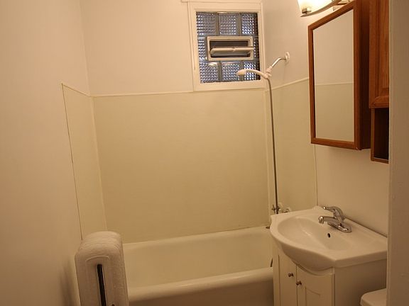 4th image of 3925 W Schubert Ave #2