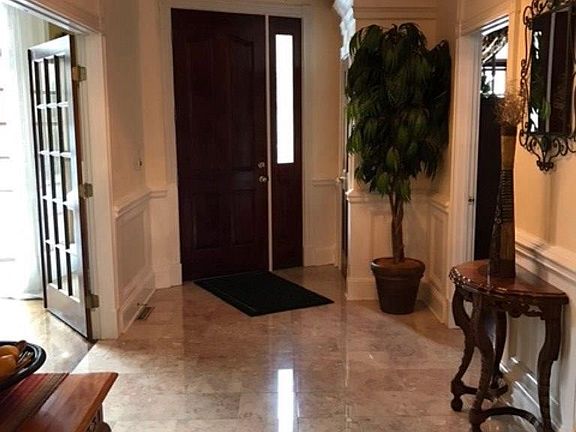 4th image of 25 Cobble Hill Dr