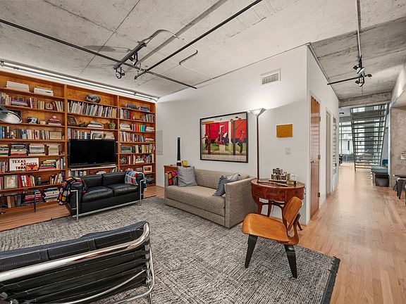 3rd image of 2011 Cedar Springs Rd APT 305