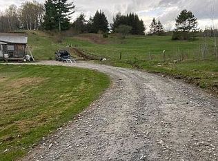 67 Topsham Rd, Newbury, VT 05051