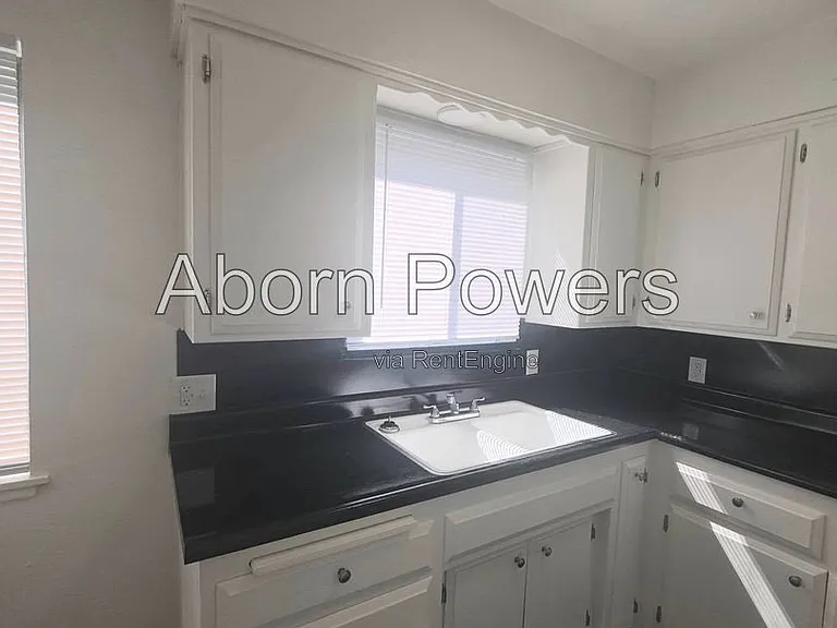 1235 Williams Way #9 — Photo 2