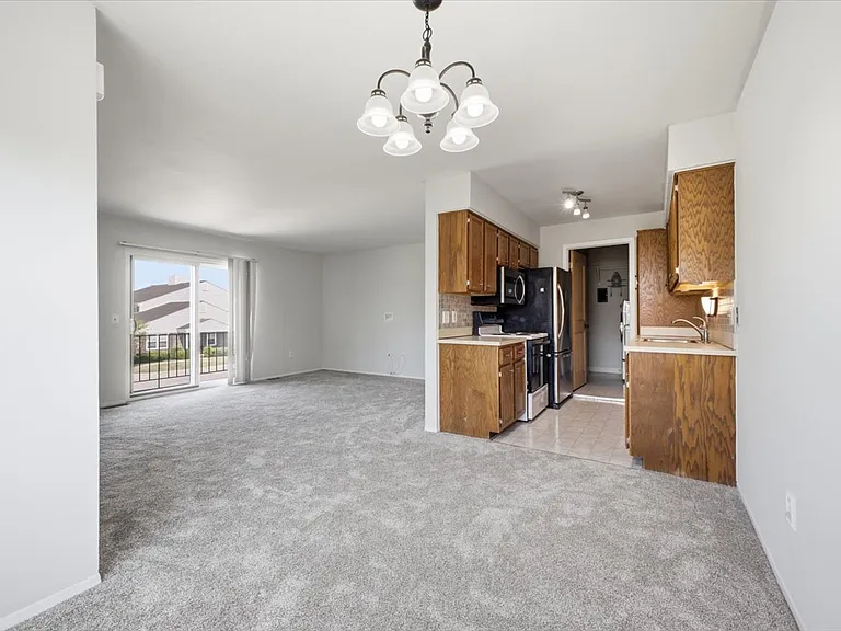15820 Newport Dr — Photo 12