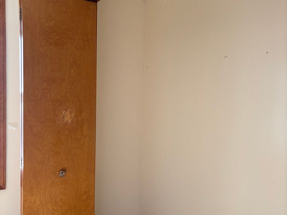4th image of 499 Madison St
