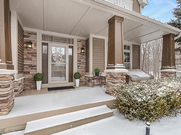 3rd image of 7182 Breton Woods Ct