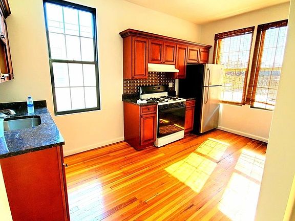 3rd image of 3729 28th St