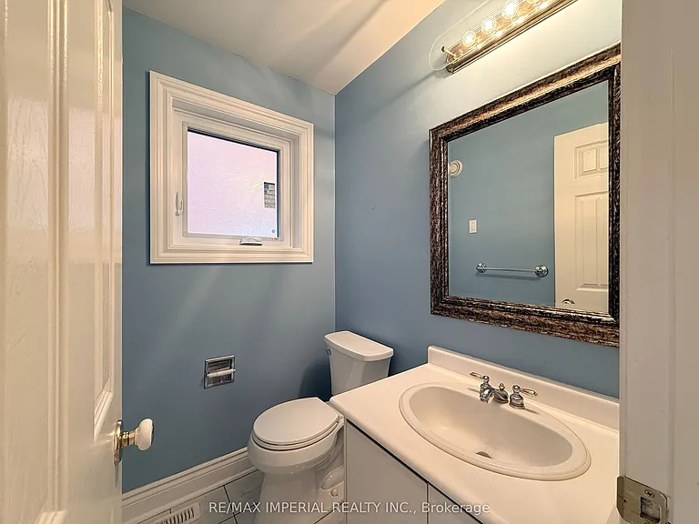 5735 Tayside Cres — Photo 42