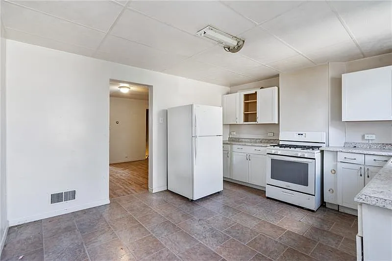 3 bed, 1224 sqft, $1,800 — Photo 4
