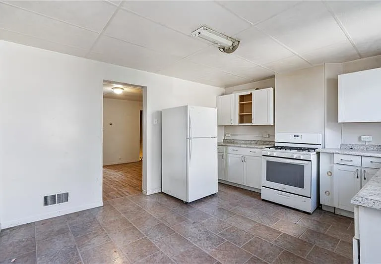 2631 Josephine St — Photo 6