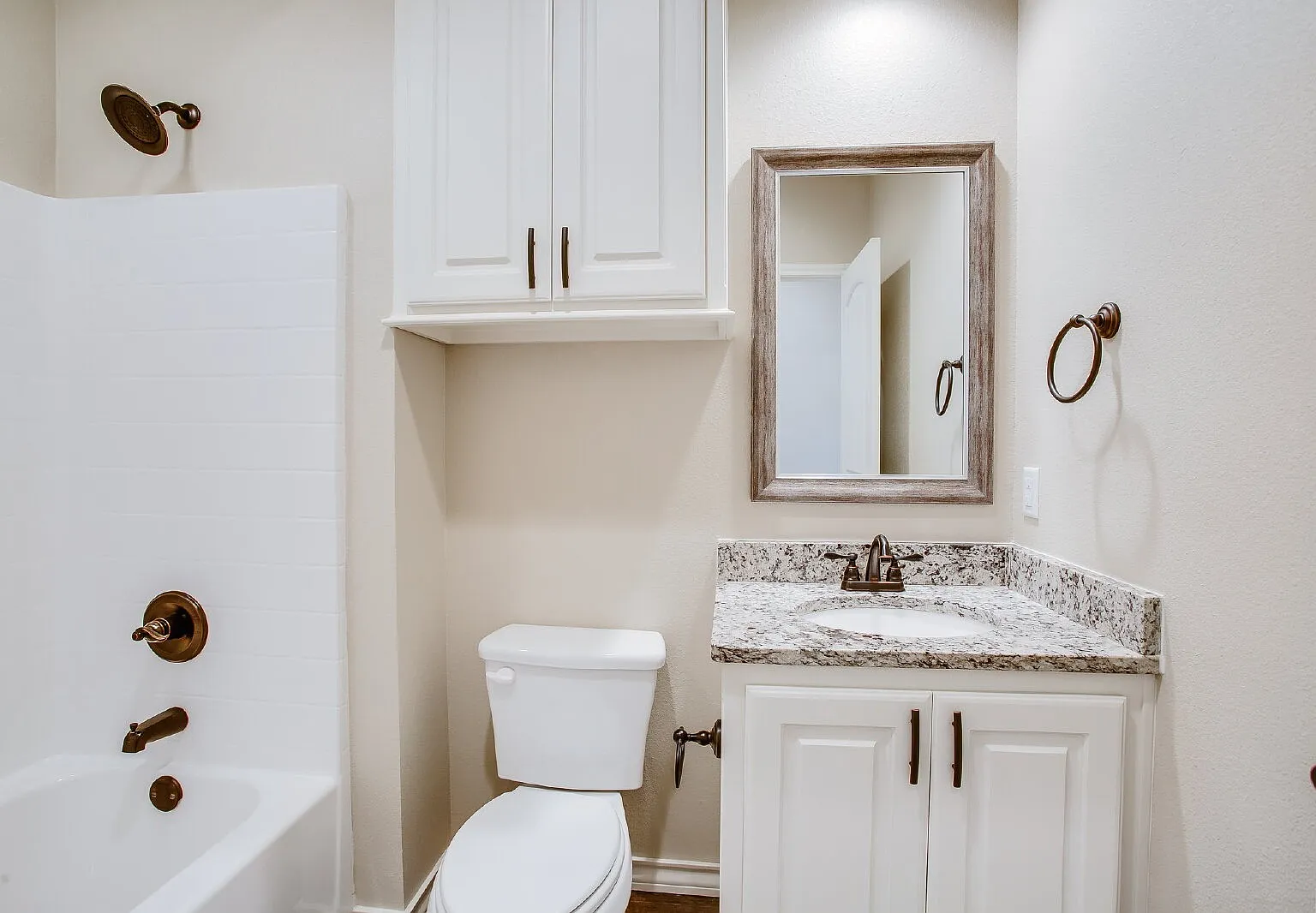 3 bed, 2.0 bath, 1475 sqft, $1,495 — Photo 3