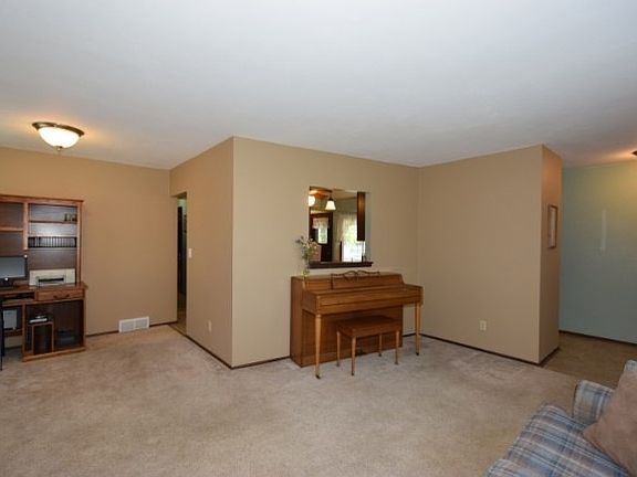 4th image of 7580 S Quincy Ave