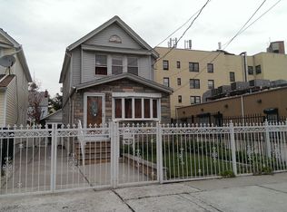 9429 209th St, Queens Village, NY 11428