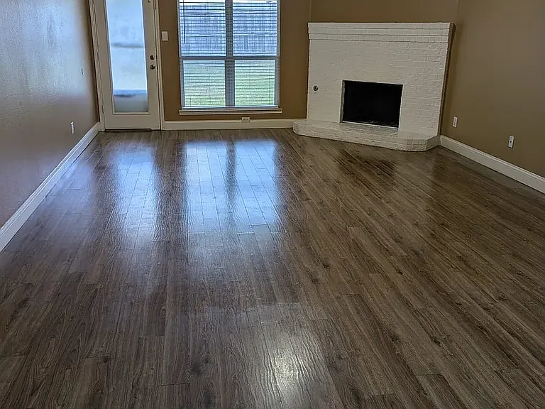 2428 Collier Dr — Photo 6