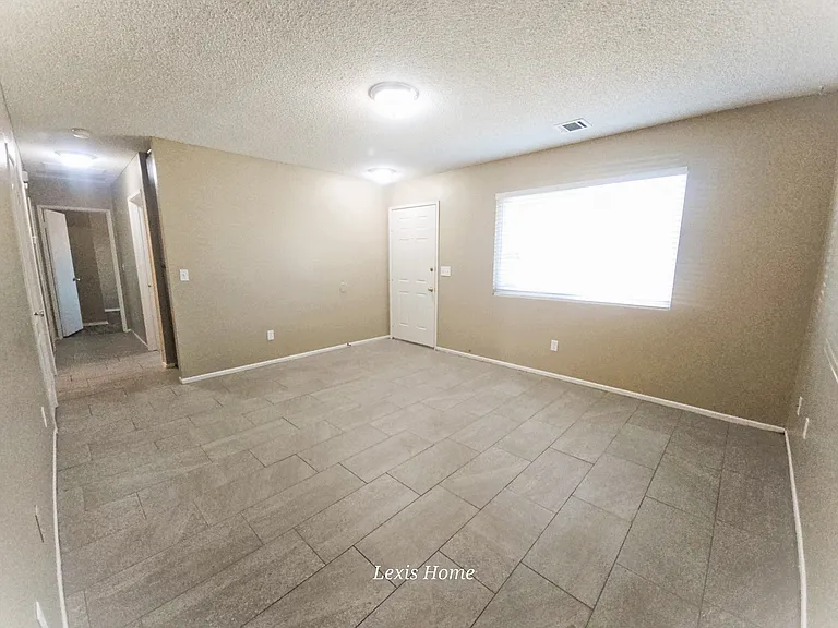 12929 Navajo Rd #4 — Photo 6