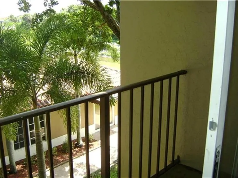 1089 N Benoist Farms Rd #301 — Photo 19