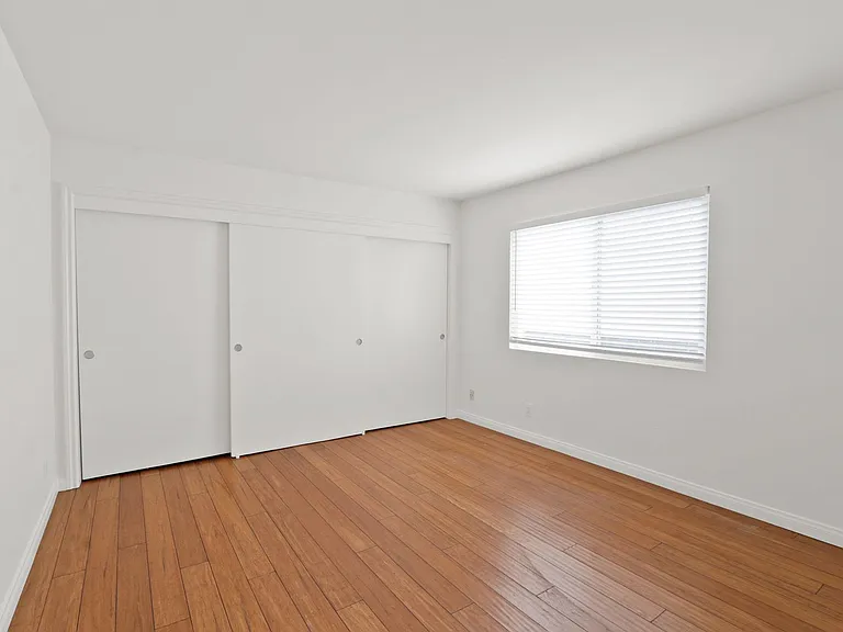 317 1/2 Heliotrope Ave — Photo 19