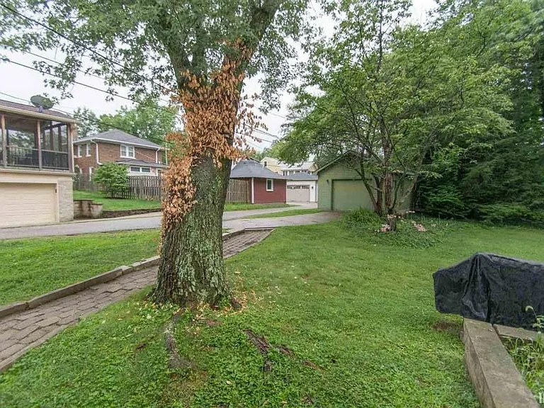 520 S Eagleson Ave — Photo 4