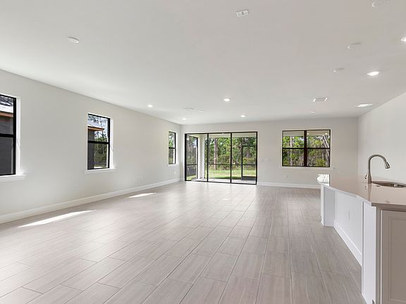 Gathering room with extension providing plenty of entertaining space