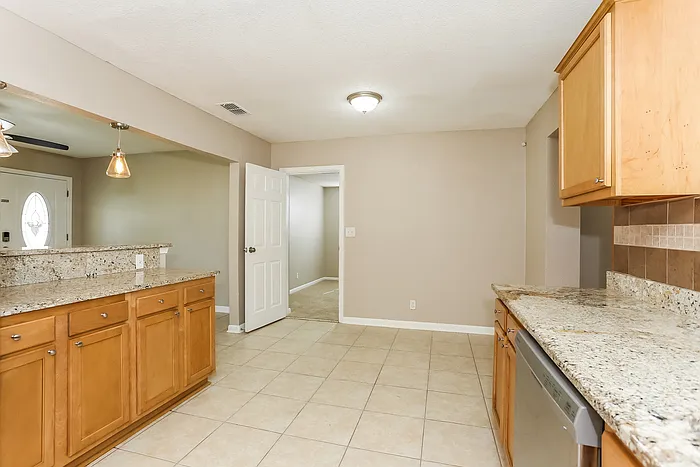 3134 Dalehurst Dr W — Photo 7