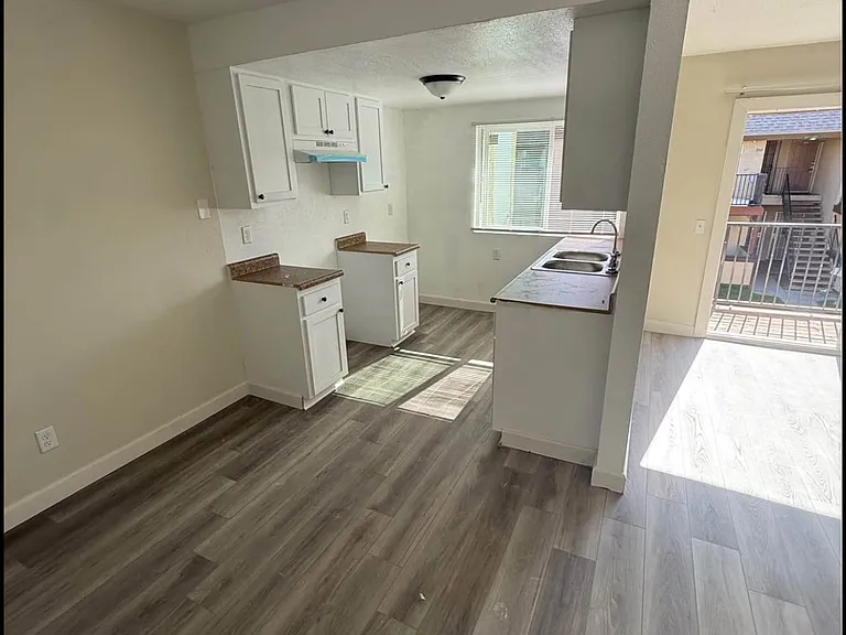 822 E Main St — Photo 4