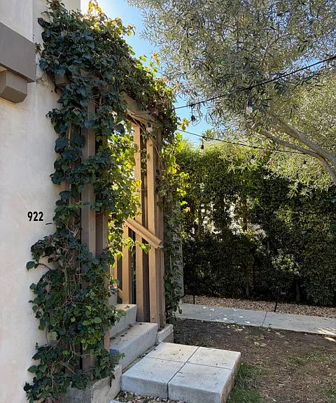922 E Ortega St — Photo 1