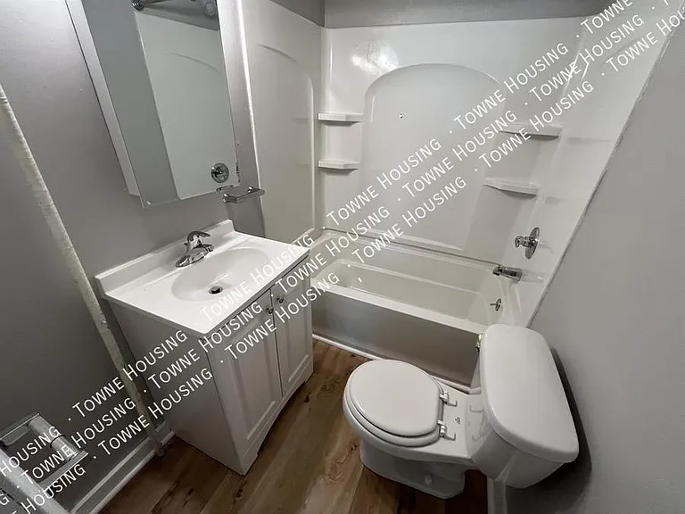 80 Charlotte St #1 — Photo 11