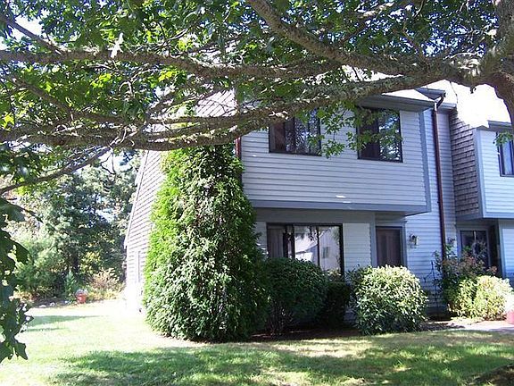 2nd image of 106 Crescent Lane #106
