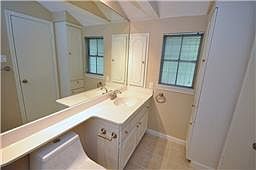 3rd image of 5866 Valley Forge Dr