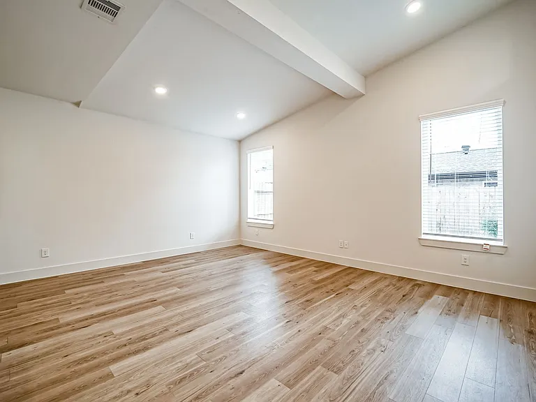 2523 Appian Way — Photo 14