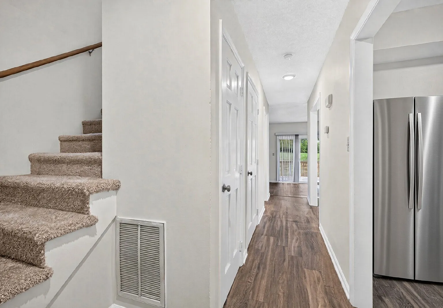 3 bed, 2.5 bath, 1273 sqft, $1,600 — Photo 3