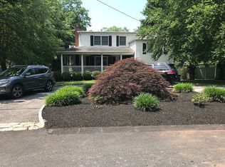 2945 Meadowcrest Dr, Yorktown Heights, NY 10598