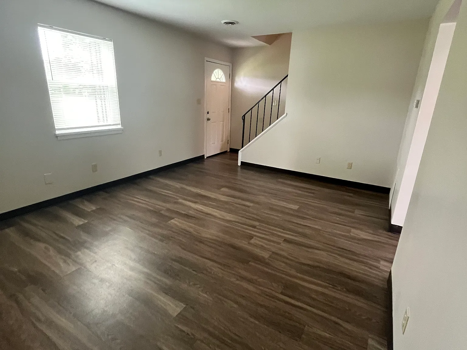 2 bed, 950 sqft, $1,100 — Photo 3