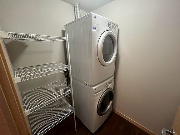 5th image of 619 N Segoe Rd #909