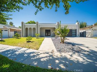 22046 Kinzie St, Chatsworth, CA 91311