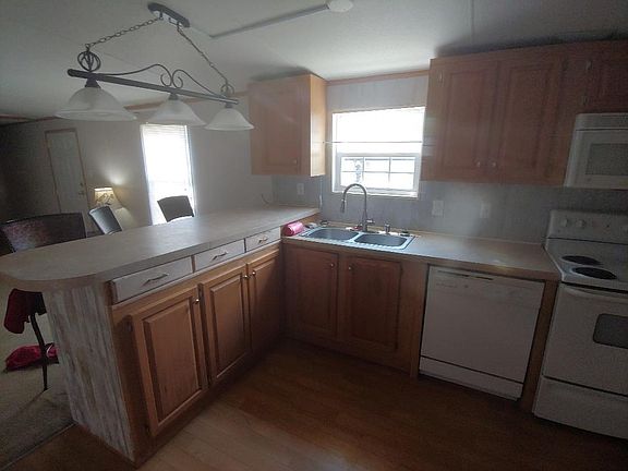 4th image of 5732 Hazel Dr