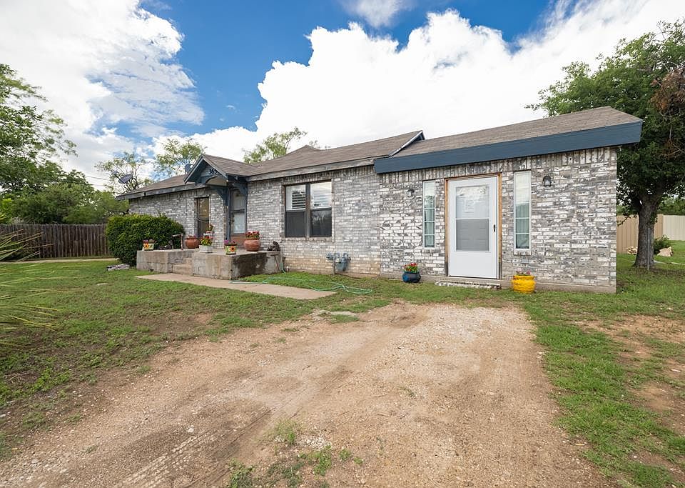 1st image of 3650 Lake Dr
