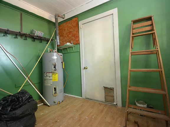 3rd image of 512 6th St