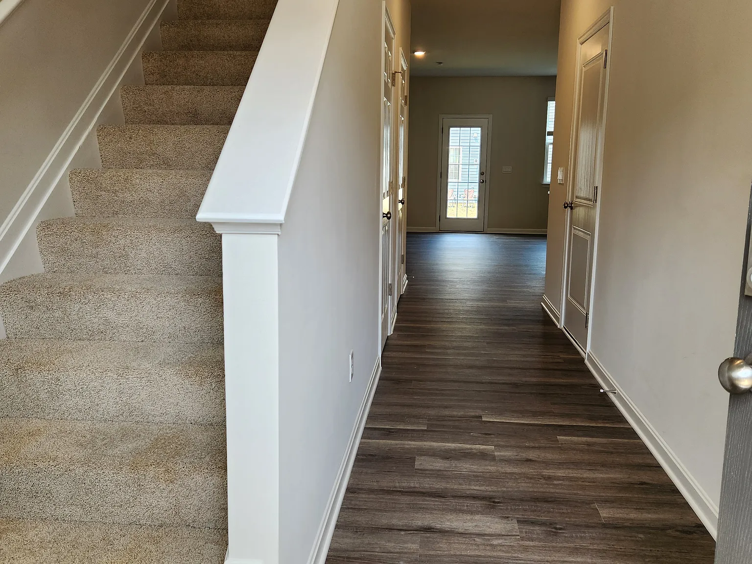 3 bed, 2.5 bath, 1500 sqft, $1,800 — Photo 2