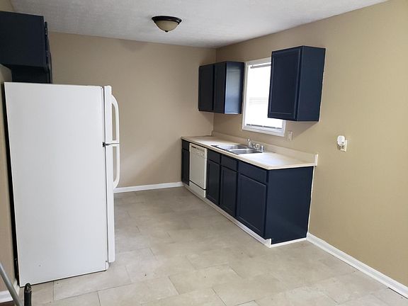 5th image of 217 McDaniel Dr #2