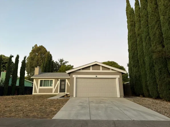 550 W Creekside Cir, Dixon, CA 95620