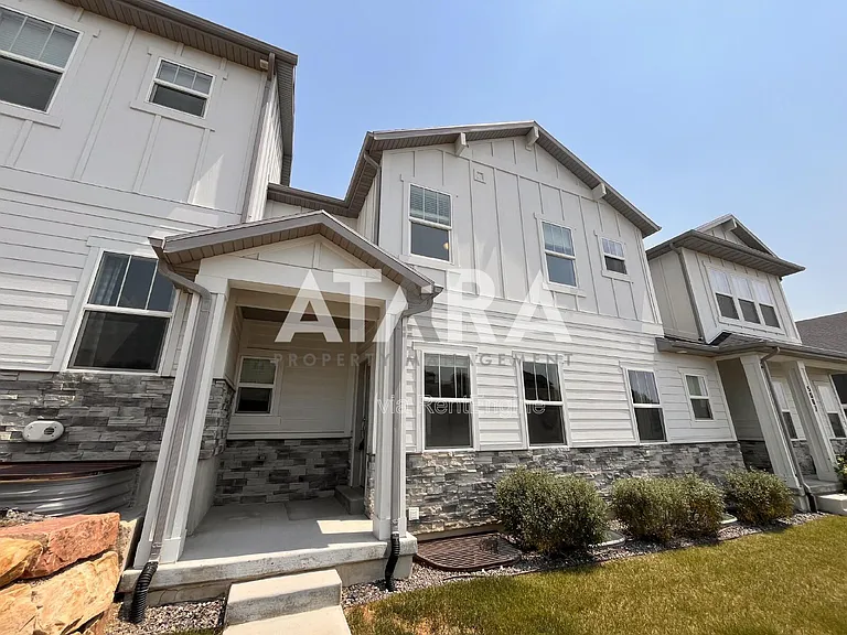 5011 N Marble Fox Way — Photo 1