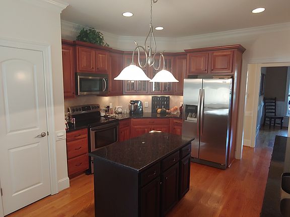 5th image of 364 River Birch Dr