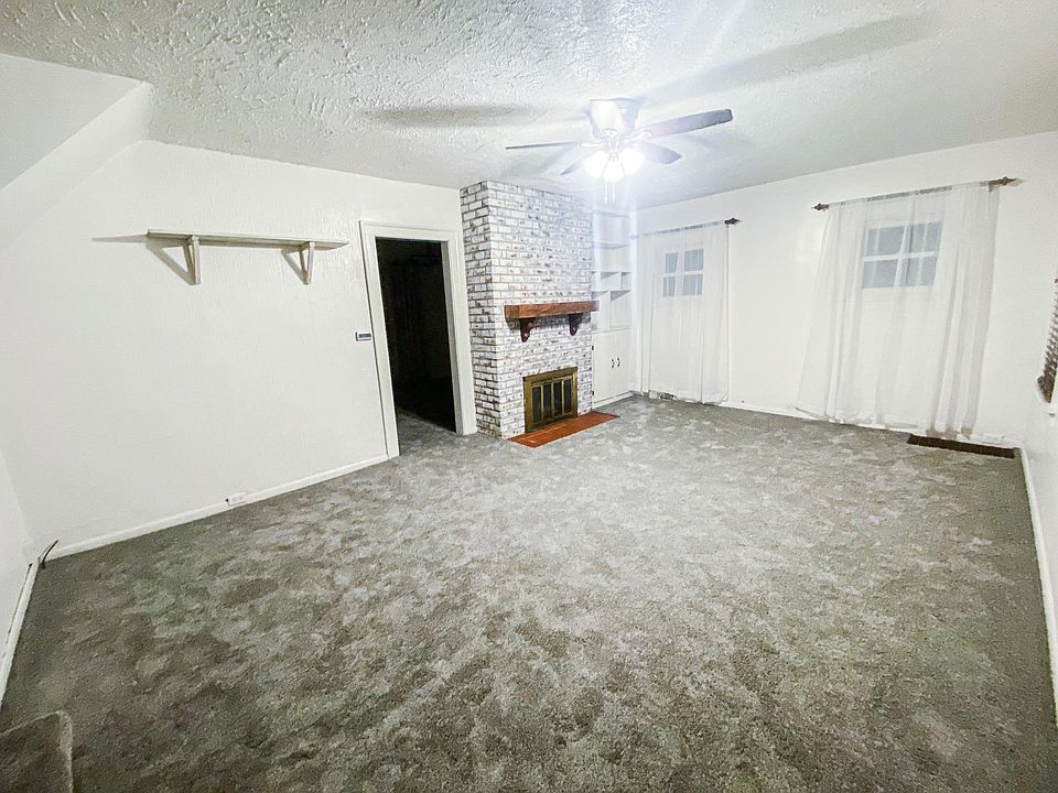 1st image of 2221 Castlewood Dr