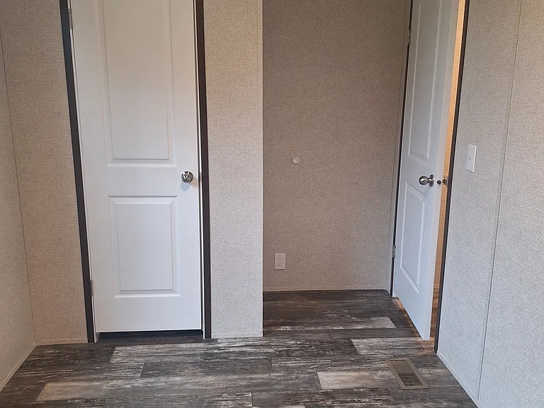 120 Perry Park Ln — Photo 14
