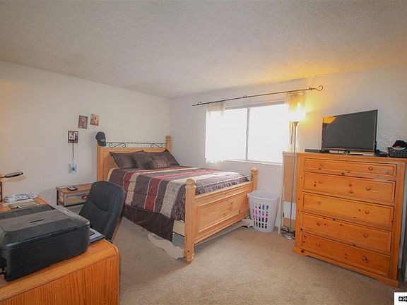 2nd image of 1690 Round Mountain Cir