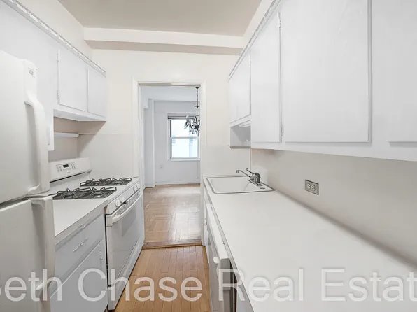 11 Fifth Avenue image 4 of 6