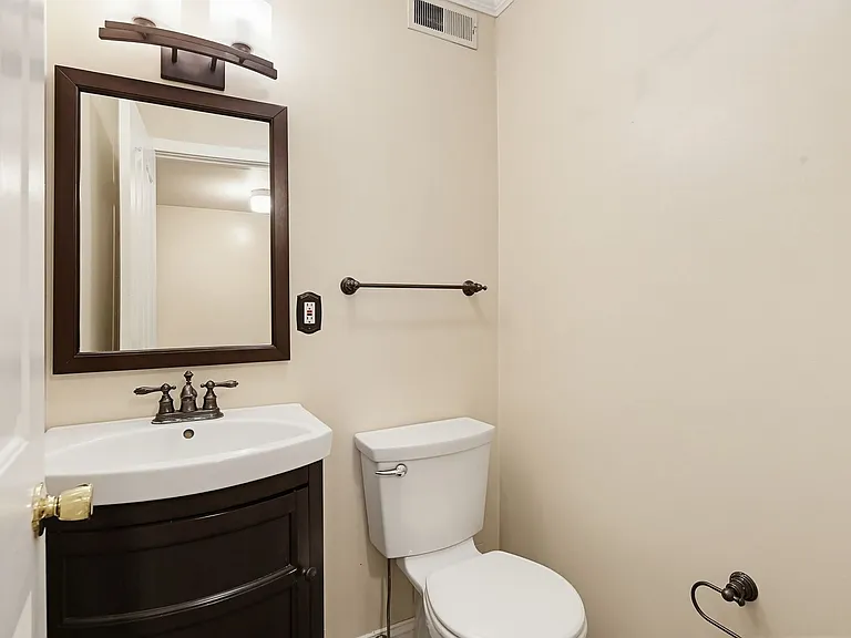 947 Oella Ave — Photo 14